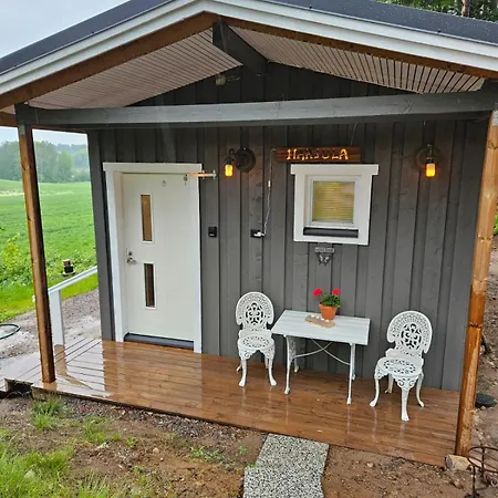 Harjula-kesaemaja, Sauna Ja Ulkoallas Tuusulassa シャレー トゥースラ